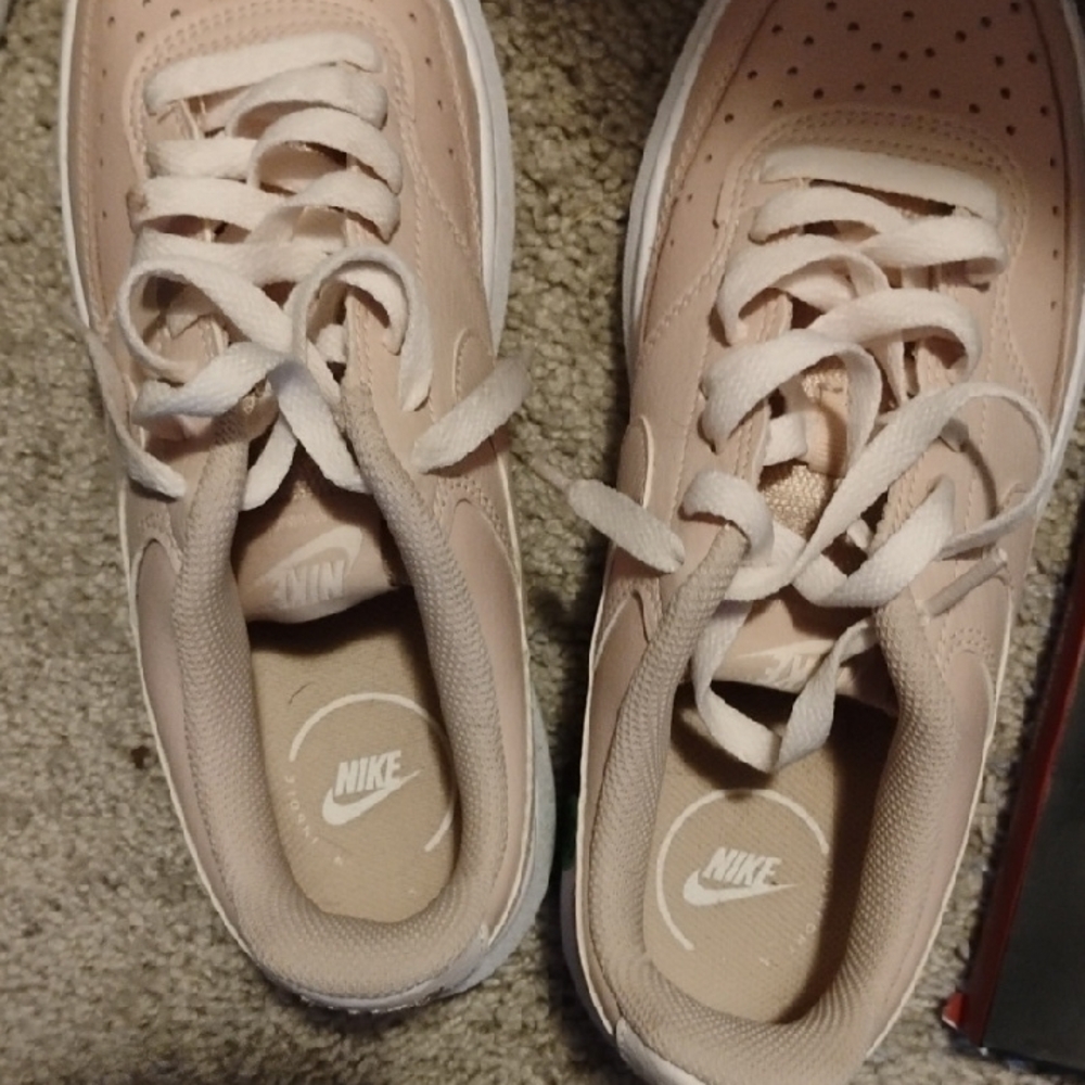 Nike Women's Pink Sneakers